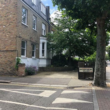 לונדון 118 Brondesbury Road Apartments מראה חיצוני תמונה