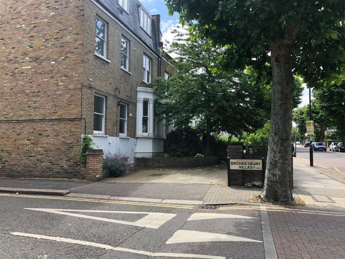 לונדון 118 Brondesbury Road Apartments מראה חיצוני תמונה